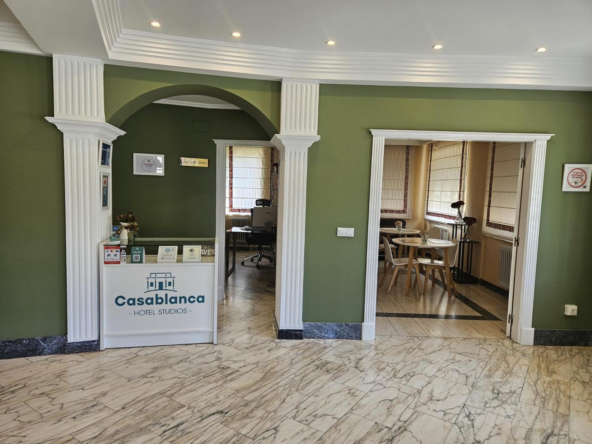 Casablanca Hotel Studios Санта Марта де Тормес Экстерьер фото